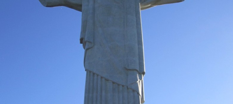 T11 Rio statue